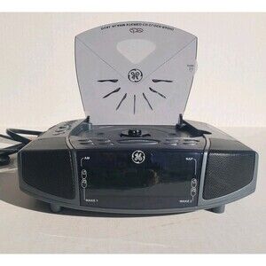 General Electric  Dual Alarm Stereo CD Clock AM FM Radio Battery Backup 7-4897A